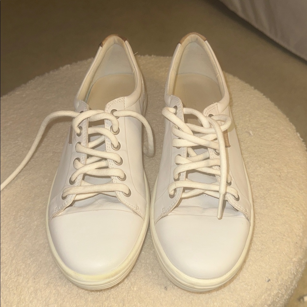 ECCO Soft 7 Sneaker - good condition, some discoloration see photos